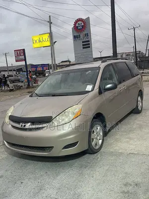 Toyota Sienna XLE Limited AWD 2006 Gold