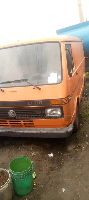 Volkswagen LT 1982 Red