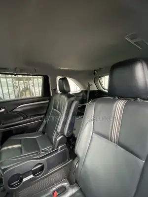 Toyota Highlander SE 4x2 V6 (3.5L 6cyl 8A) 2018 Gray