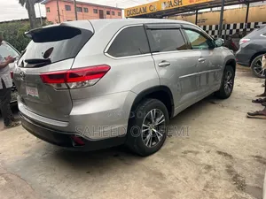 Toyota Highlander 2019 Gray