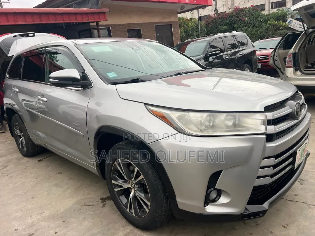 Toyota Highlander 2019 Gray