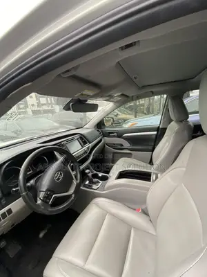 Toyota Highlander XLE 2019 White