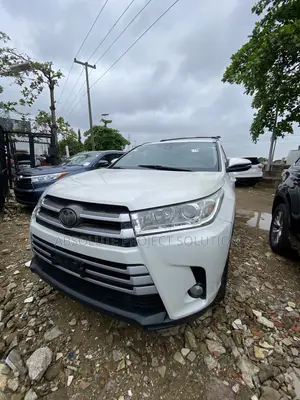 Toyota Highlander XLE 2019 White