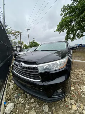 Toyota Highlander XLE V6 4x4 (3.5L 6cyl 6A) 2016 Black