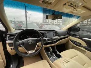Toyota Highlander XLE V6 4x4 (3.5L 6cyl 6A) 2016 Black