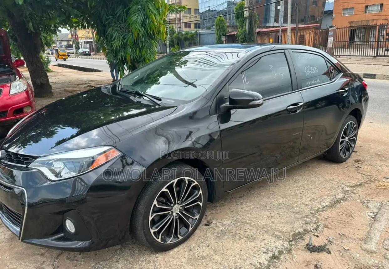 Toyota Corolla 2016 Black