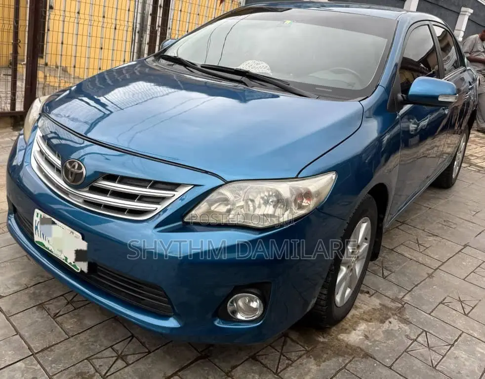 Toyota Corolla 2012 Blue