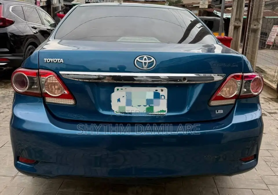 Toyota Corolla 2012 Blue