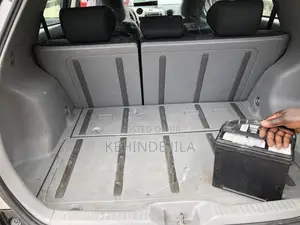 Toyota Matrix Hatchback FWD (1.8L 4cyl 5M) 2010 Black