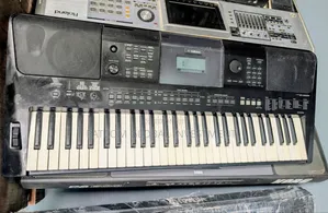 London Used Yamaha Keyboard With Pitch Bend, PSR E453