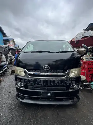 Toyota HiAce 2010 Black
