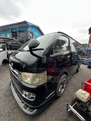 Toyota HiAce 2010 Black