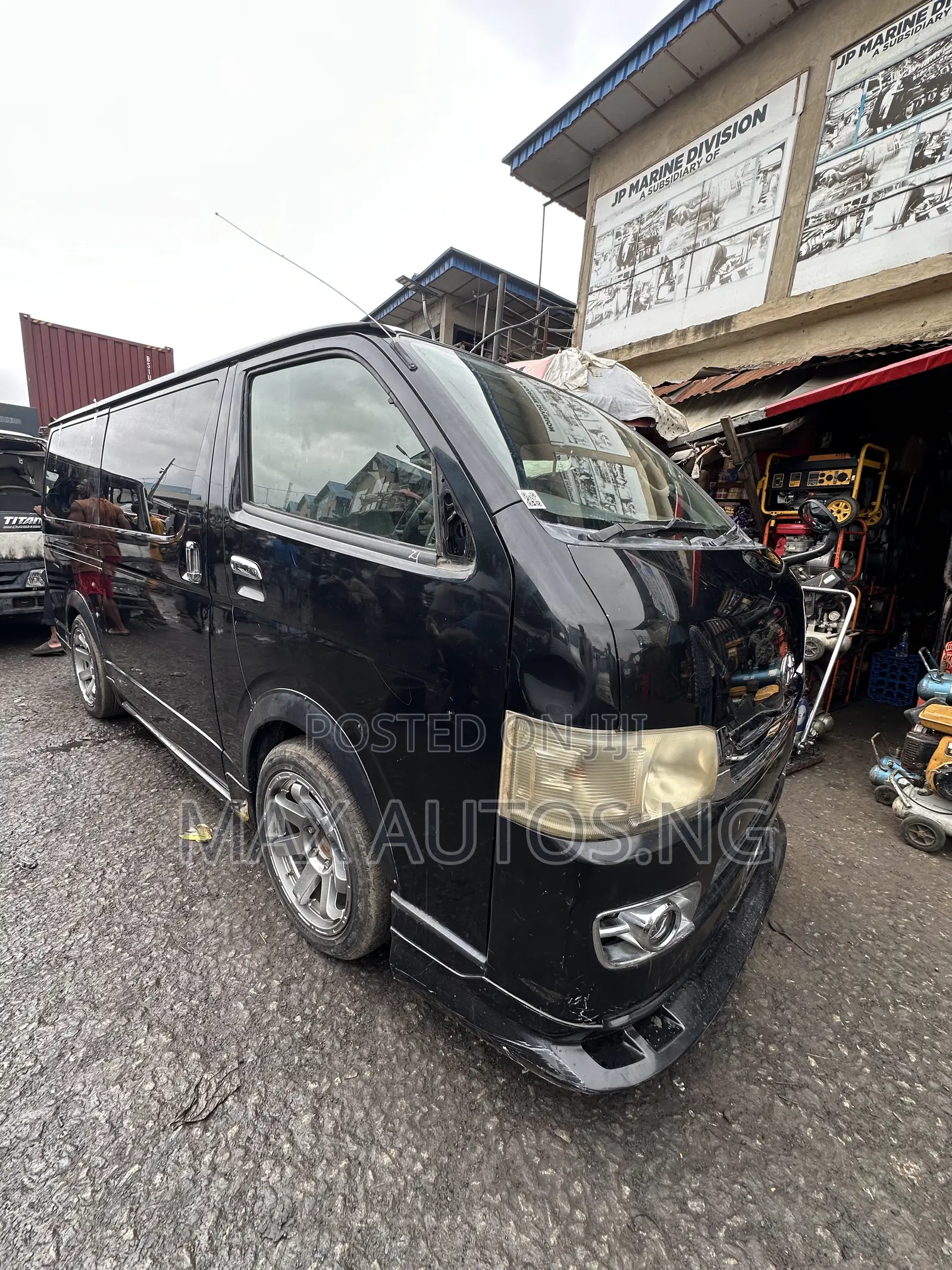 Toyota HiAce 2010 Black