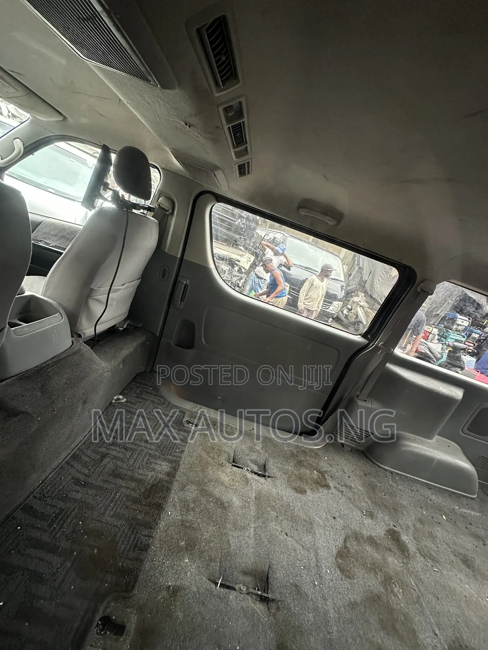 Toyota HiAce 2010 Black