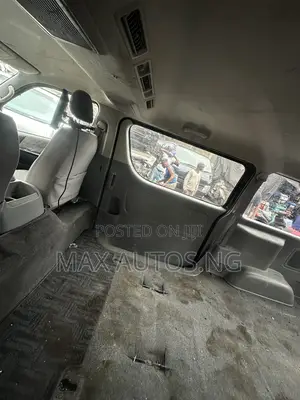 Toyota HiAce 2010 Black