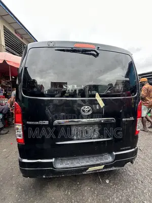 Toyota HiAce 2010 Black