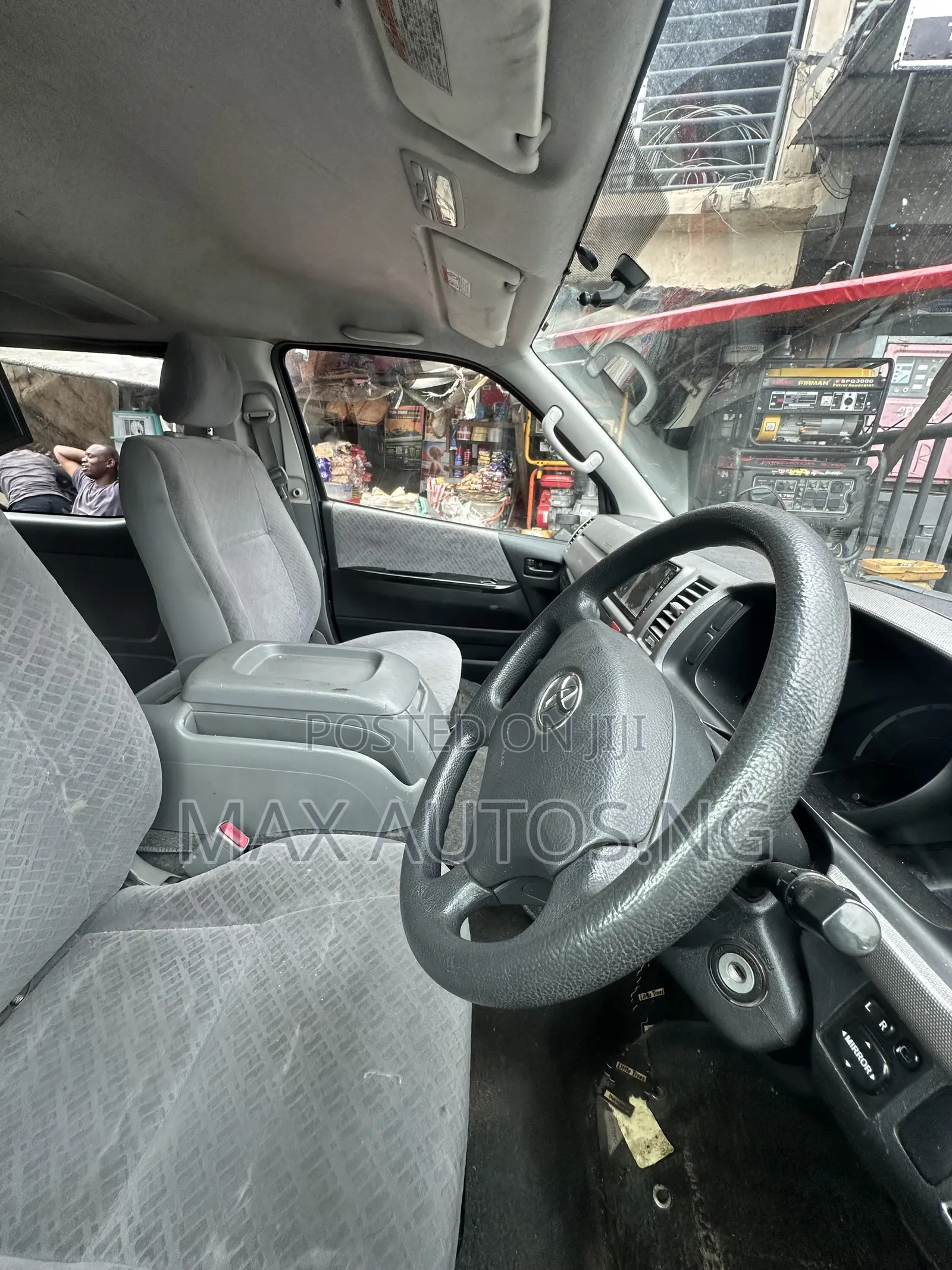 Toyota HiAce 2010 Black