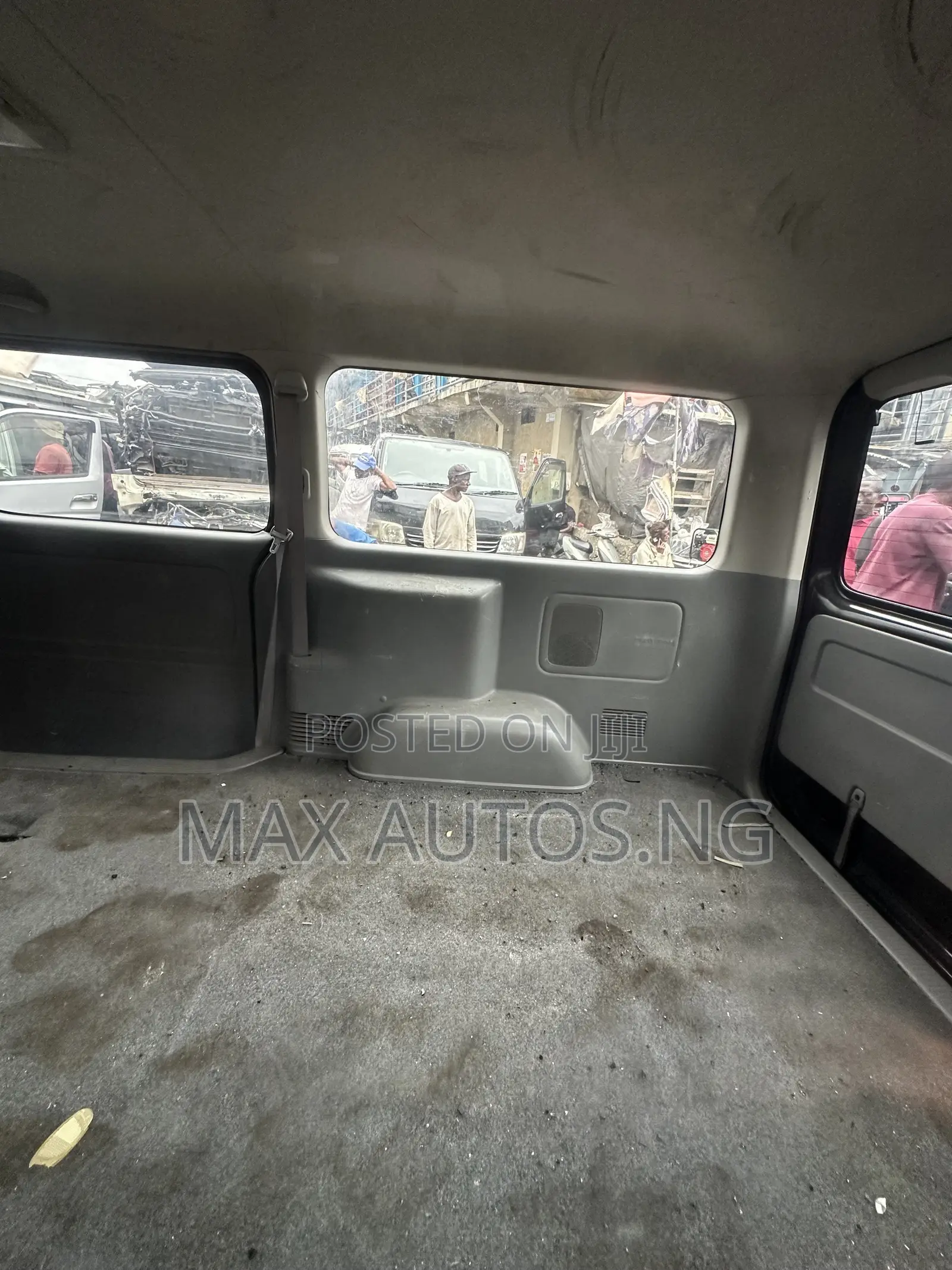 Toyota HiAce 2010 Black