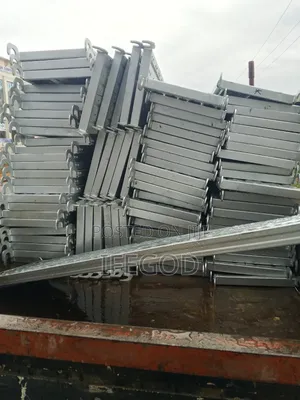 Foreign Scaffold, Scaffolding
