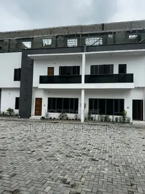 4bdrm Duplex in Lekki Phase 2 for rent