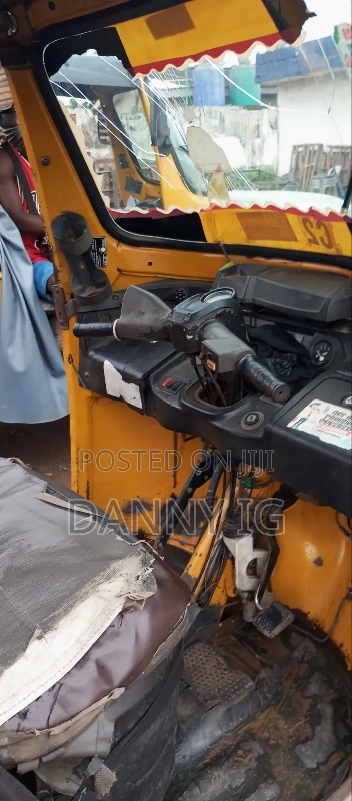 TVS King Cargo 2023 Yellow