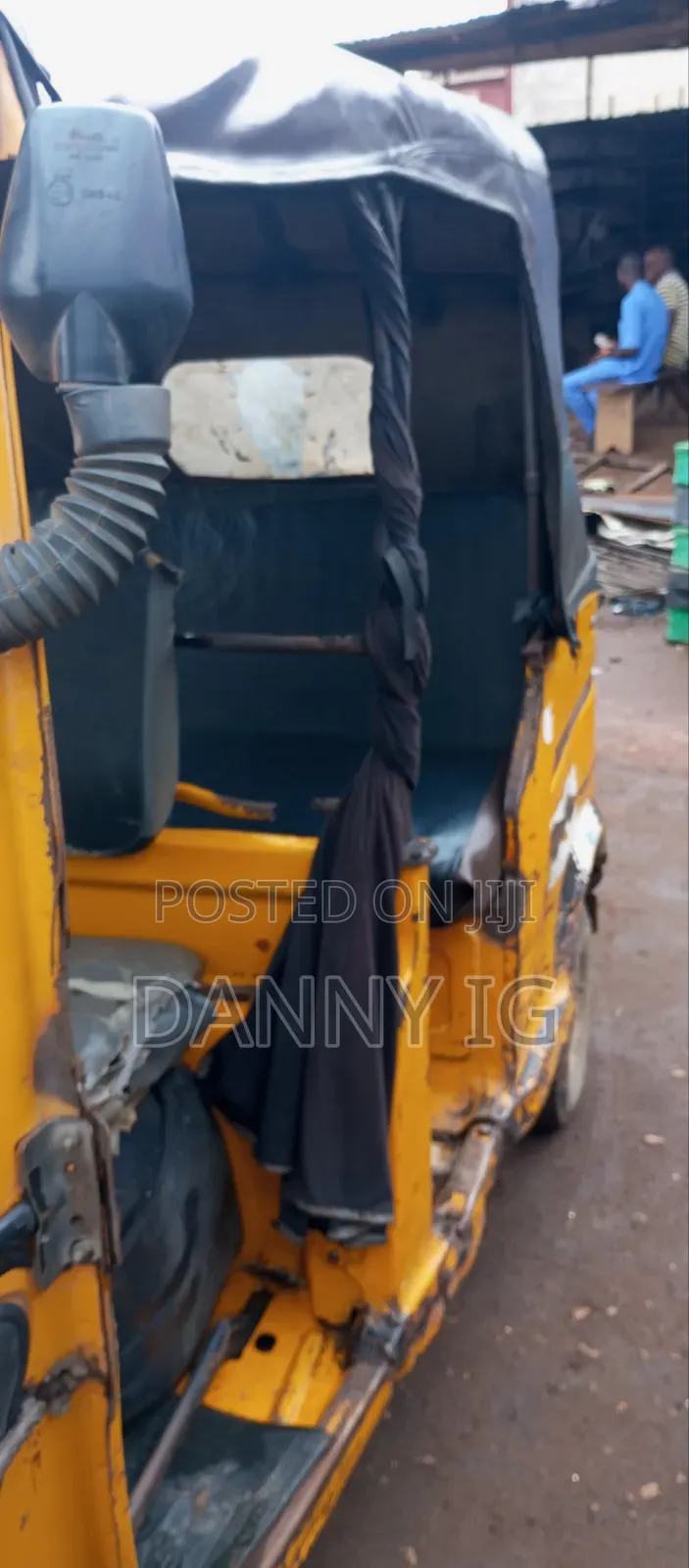 TVS King Cargo 2023 Yellow
