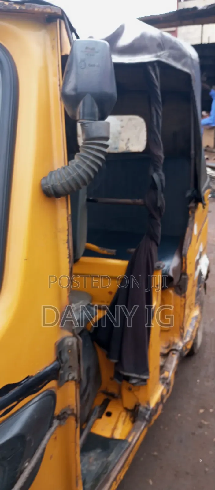 TVS King Cargo 2023 Yellow