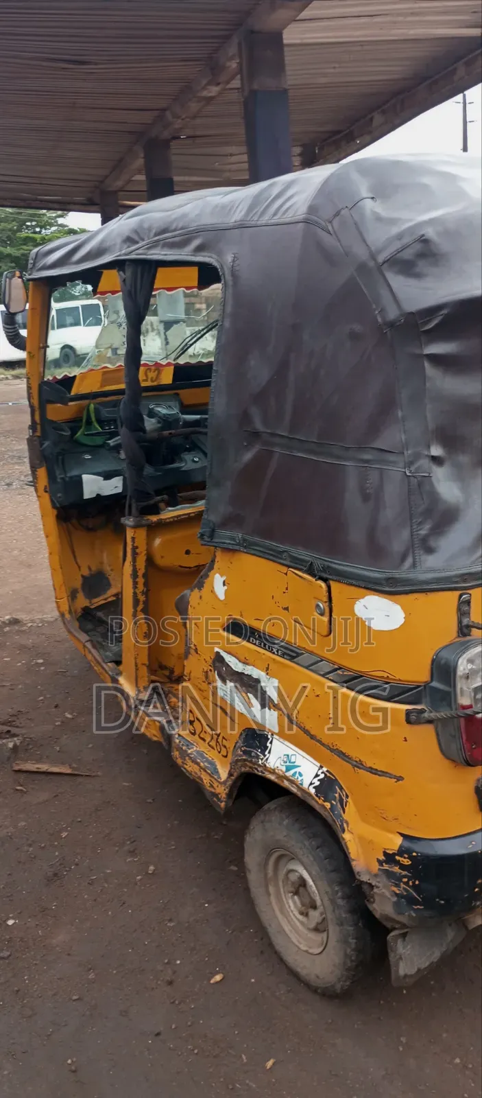 TVS King Cargo 2023 Yellow