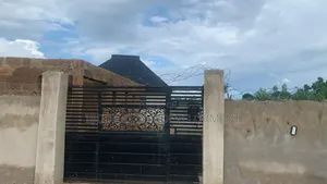 3bdrm Room & Parlour in Moro for sale