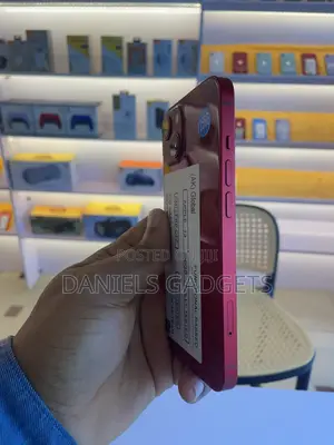 Apple iPhone 13 256 GB Red