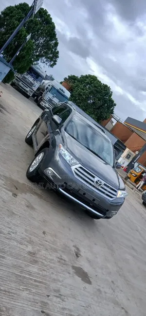 Toyota Highlander 2011 Gray