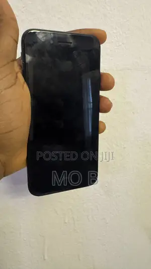 Apple iPhone 7 32 GB Black