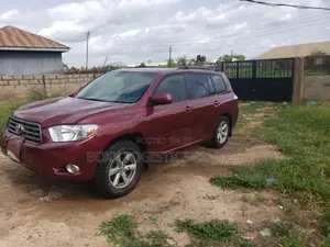Toyota Highlander Base 2010