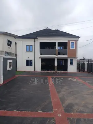 3bdrm Block of Flats in Oluyole for rent