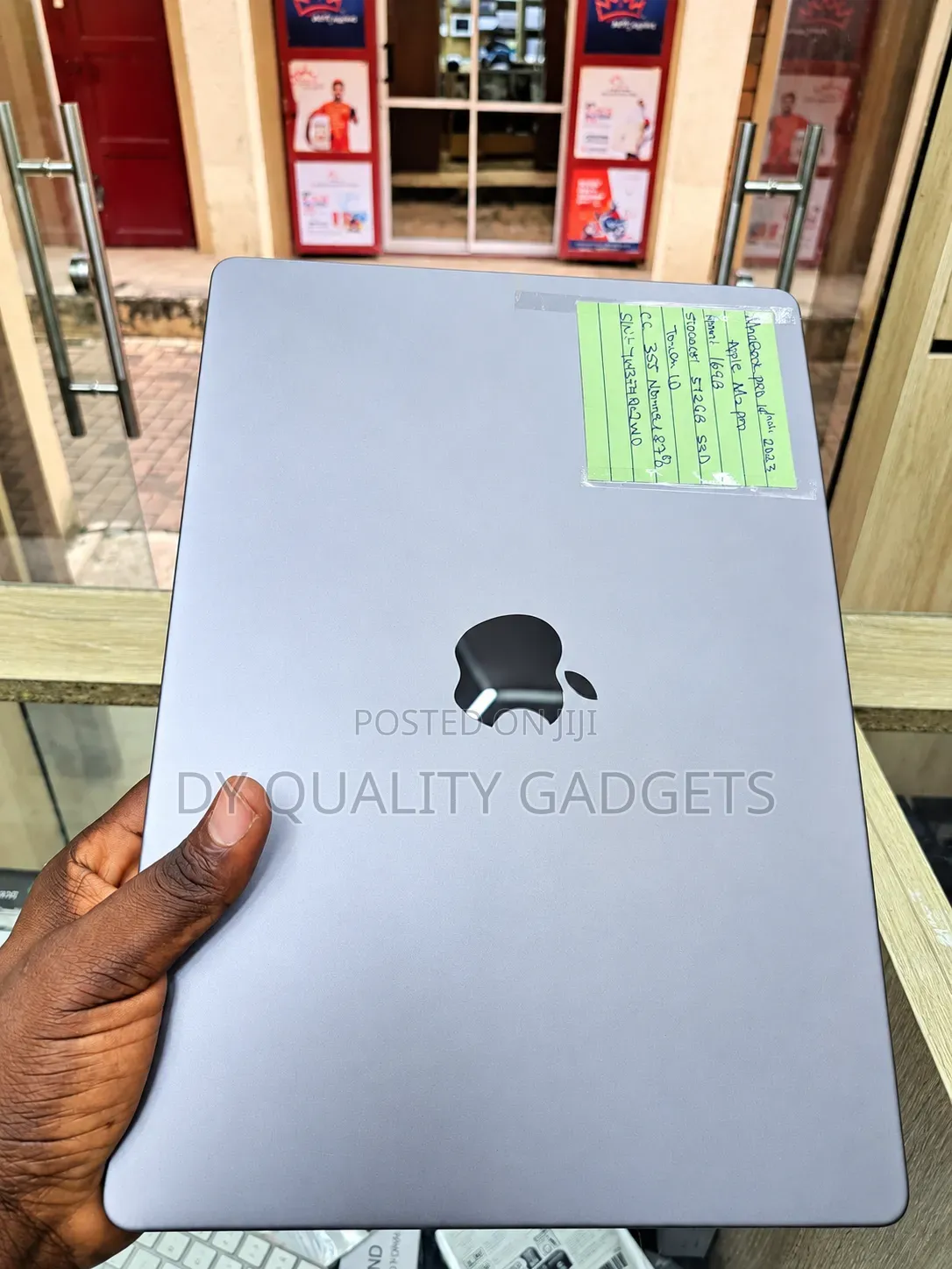 Laptop Apple MacBook Pro 2023 M2 Pro 16GB Apple M2 SSD 512GB