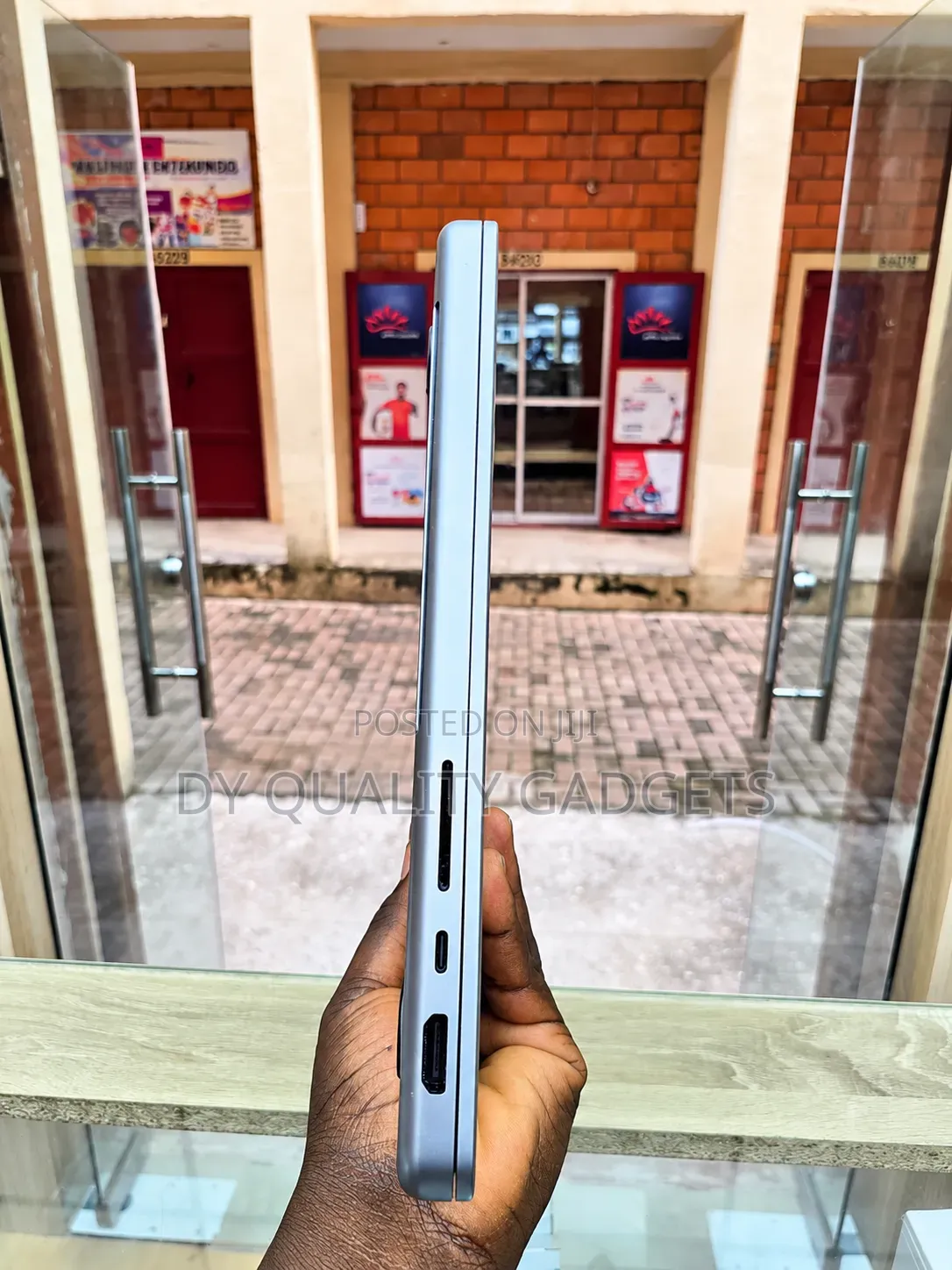 Laptop Apple MacBook Pro 2023 M2 Pro 16GB Apple M2 SSD 512GB