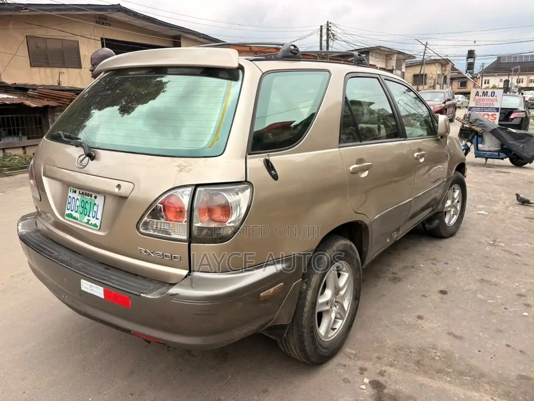 Lexus RX 300 2001 Gold
