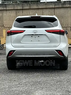 Toyota Highlander XSE 2022 White