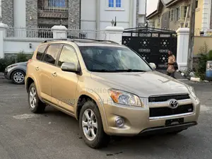 Toyota RAV4 Limited V6 4x4 2009 Gold