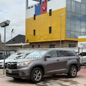 Toyota Highlander XLE 4dr SUV (3.5L 6cyl 6A) 2015 Gray