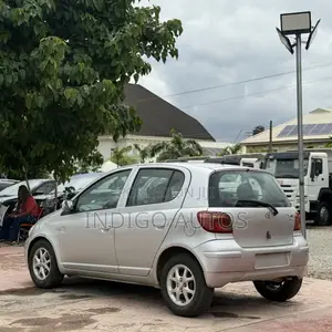 Toyota Yaris 2004 Silver