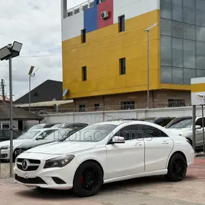 Mercedes-Benz CLA-Class CLA 250 4MATIC Sedan 2014 White