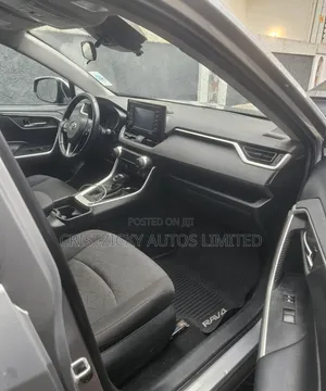 Toyota RAV4 2021 Silver