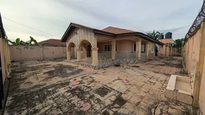 4bdrm Bungalow in Omolaso, Iwo Road for sale