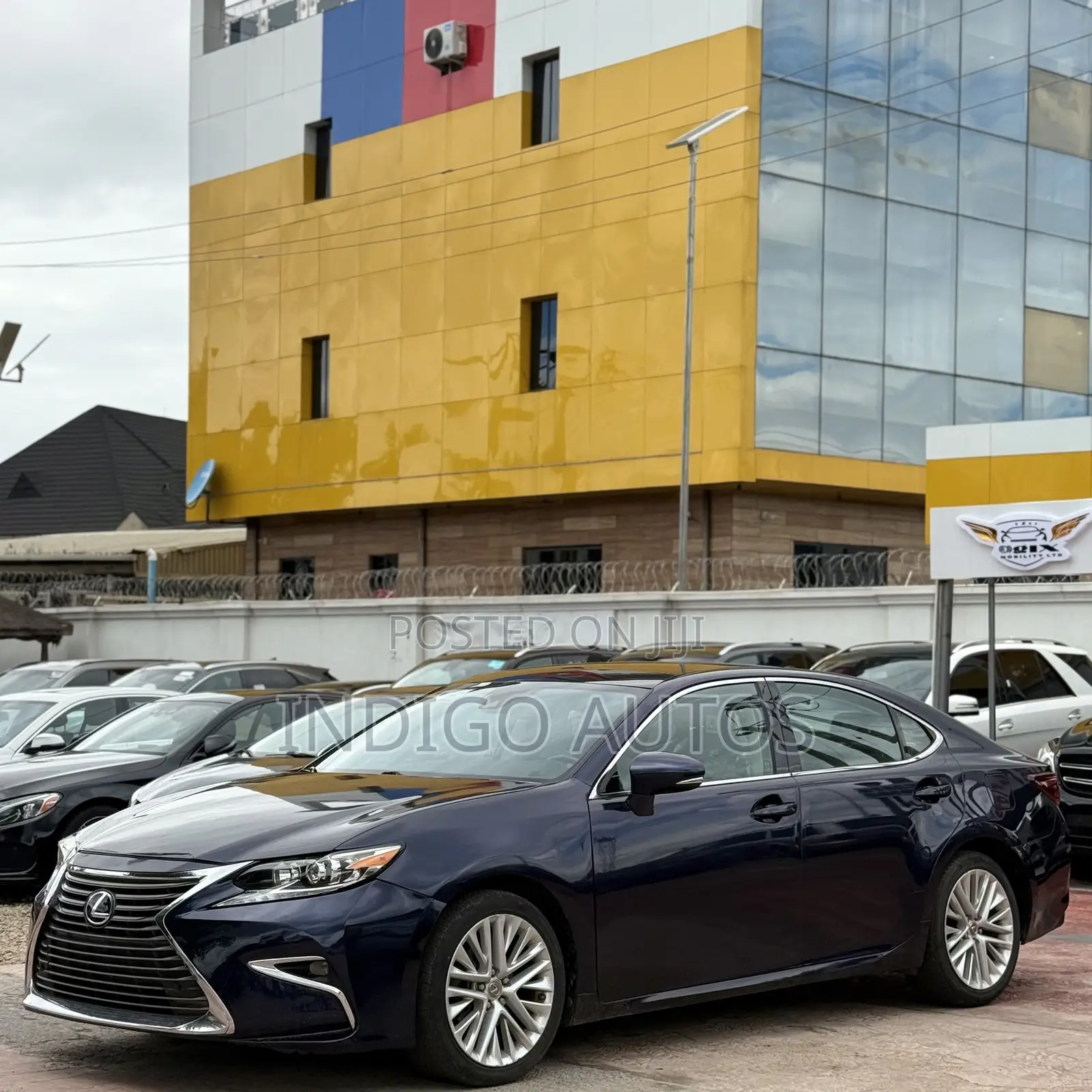 Lexus ES 2018 Blue
