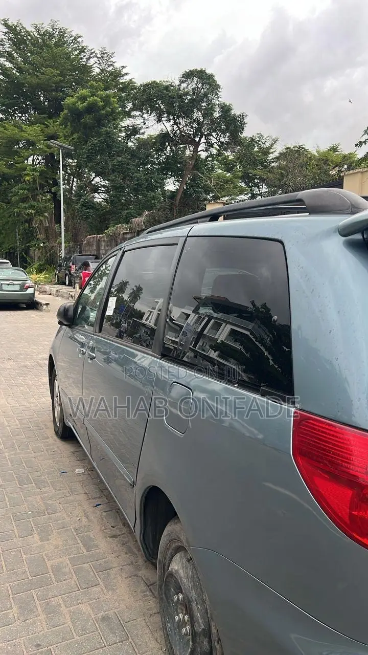 Toyota Sienna 2008 Silver