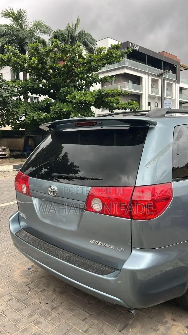 Toyota Sienna 2008 Silver