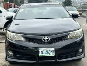 Toyota Camry SE 4dr Sedan (2.5L 4cyl 6A) 2013 Black