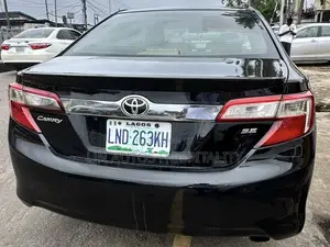 Toyota Camry SE 4dr Sedan (2.5L 4cyl 6A) 2013 Black