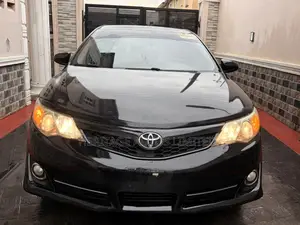Toyota Camry SE 4dr Sedan (2.5L 4cyl 6A) 2013 Black